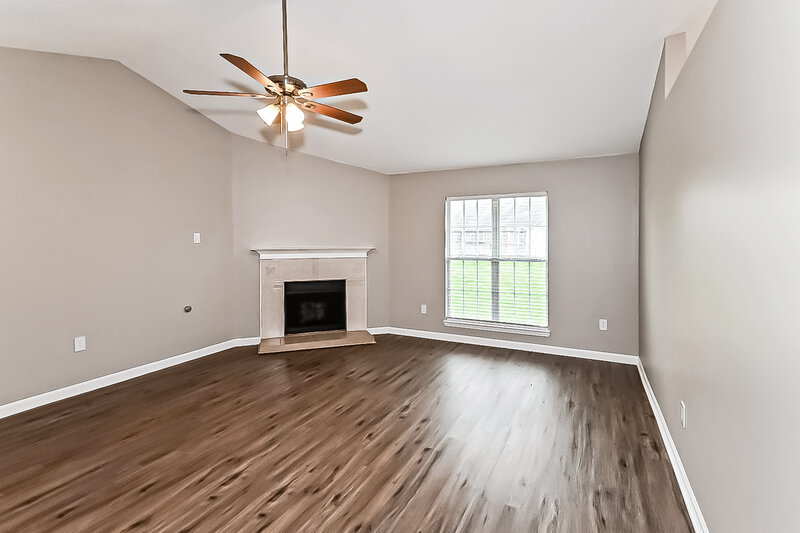 1,605/Mo, 7926 Nature Walk Dr Southaven, MS 38671 Living Room View 2