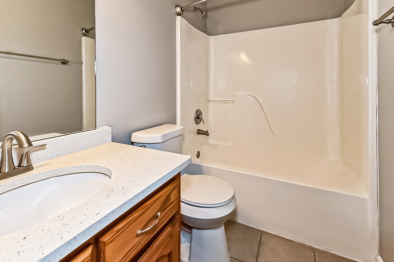 1,605/Mo, 7926 Nature Walk Dr Southaven, MS 38671 Bathroom View