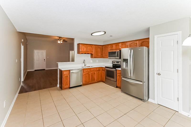 1,825/Mo, 7773 Mary Payton Dr Southaven, MS 38671 Kitchen View 2