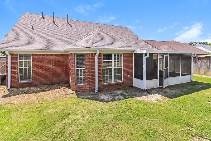 1,825/Mo, 7773 Mary Payton Dr Southaven, MS 38671 Rear View