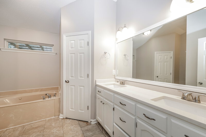 2,125/Mo, 5521 Milton Ridge Dr Arlington, TN 38002 Main Bathroom View