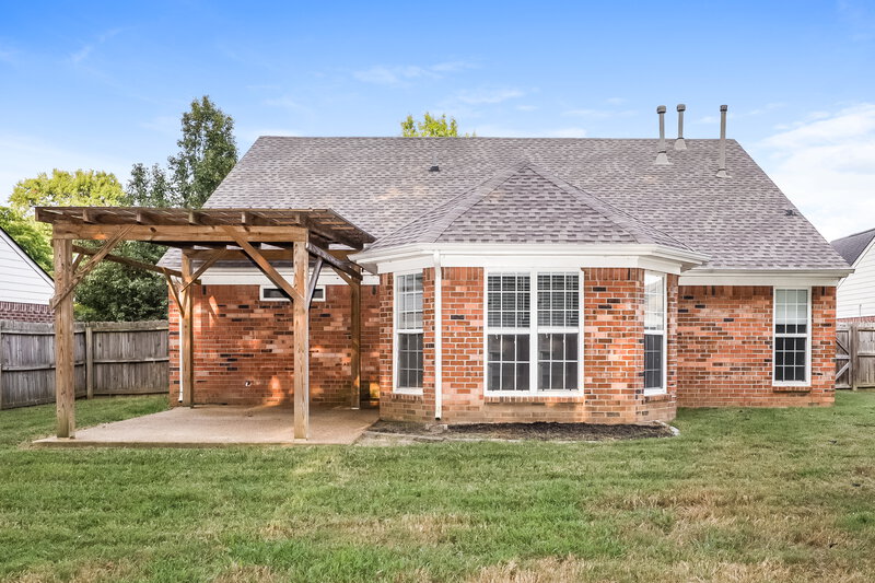 2,125/Mo, 5521 Milton Ridge Dr Arlington, TN 38002 Rear View