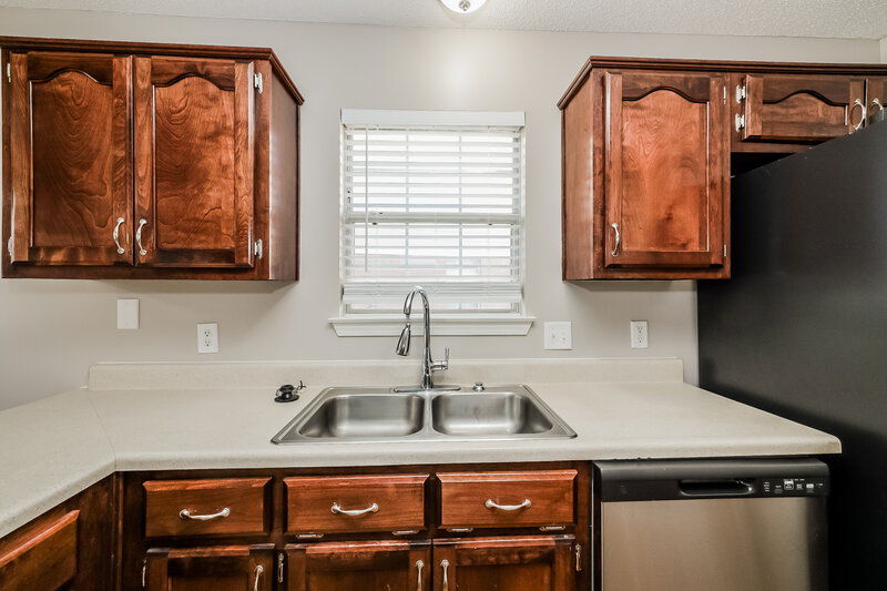 2,370/Mo, 1044 Cross Wood Ln # A1 Cordova, TN 38018 Kitchen View 2