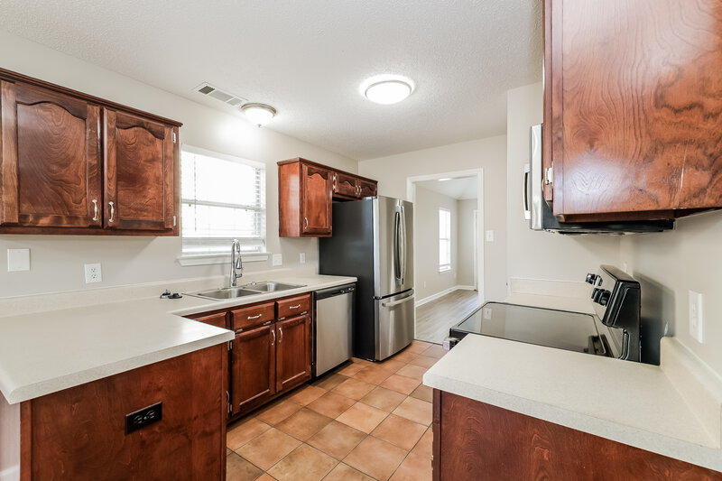 2,370/Mo, 1044 Cross Wood Ln # A1 Cordova, TN 38018 Kitchen View 3