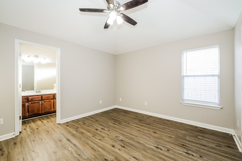 2,370/Mo, 1044 Cross Wood Ln # A1 Cordova, TN 38018 Main Bedroom View