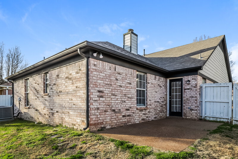 2,370/Mo, 1044 Cross Wood Ln # A1 Cordova, TN 38018 Rear View