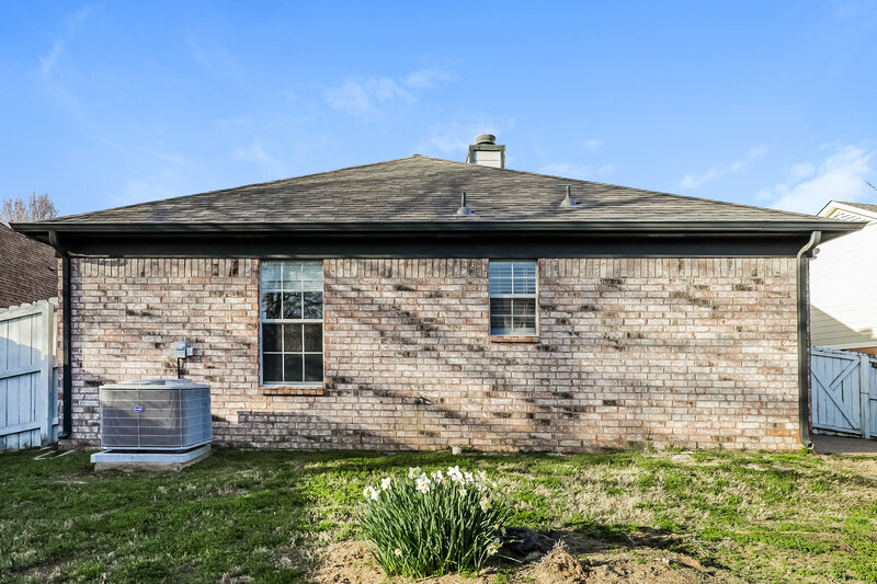 2,370/Mo, 1044 Cross Wood Ln # A1 Cordova, TN 38018 Rear View 2