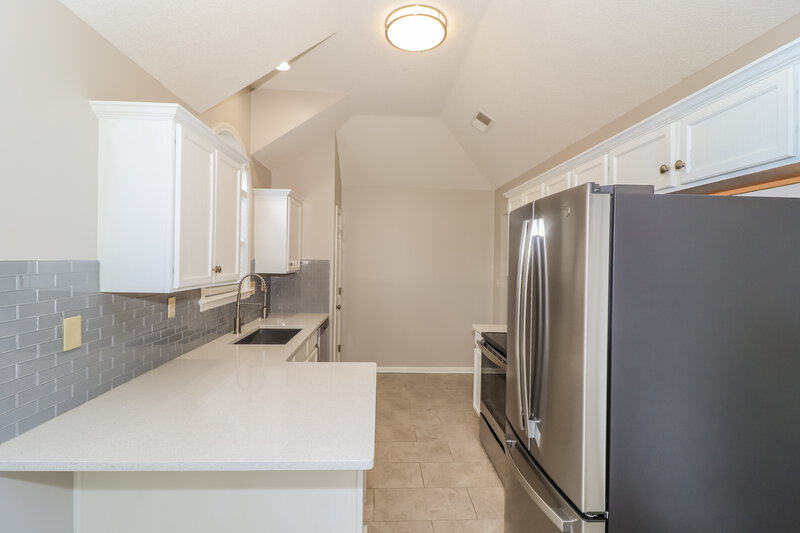 1,700/Mo, 2723 Java Dr Arlington, TN 38002 Kitchen View 2