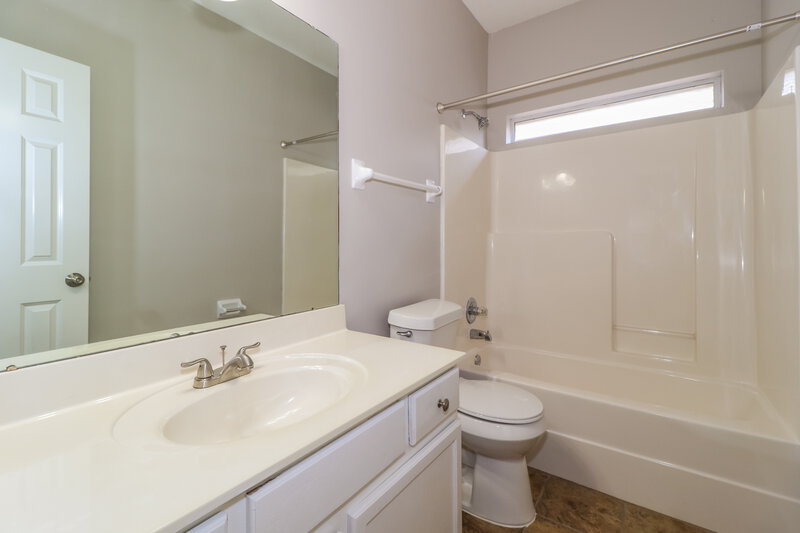 1,700/Mo, 2723 Java Dr Arlington, TN 38002 Bathroom View