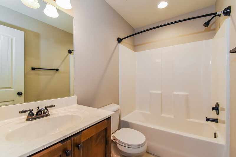 2,320/Mo, 3596 Sabra Ln Southaven, MS 38672 Bathroom View