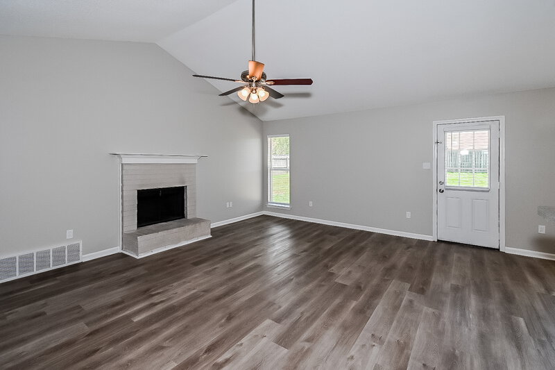 1,940/Mo, 6306 Magnolia Lakes Dr Olive Branch, MS 38654 Living Room View 3