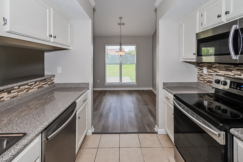 1,940/Mo, 6306 Magnolia Lakes Dr Olive Branch, MS 38654 Kitchen View