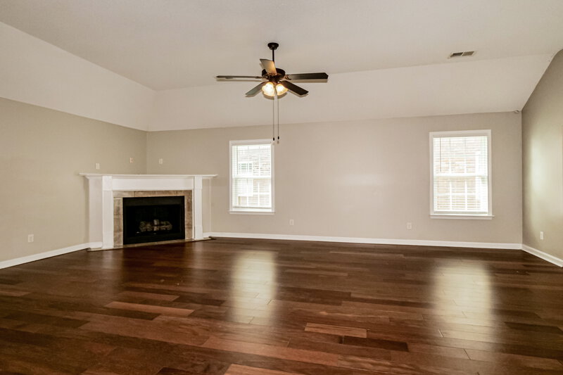 2,035/Mo, 7333 Green Ash Dr Olive Branch, MS 38654 Living Room View