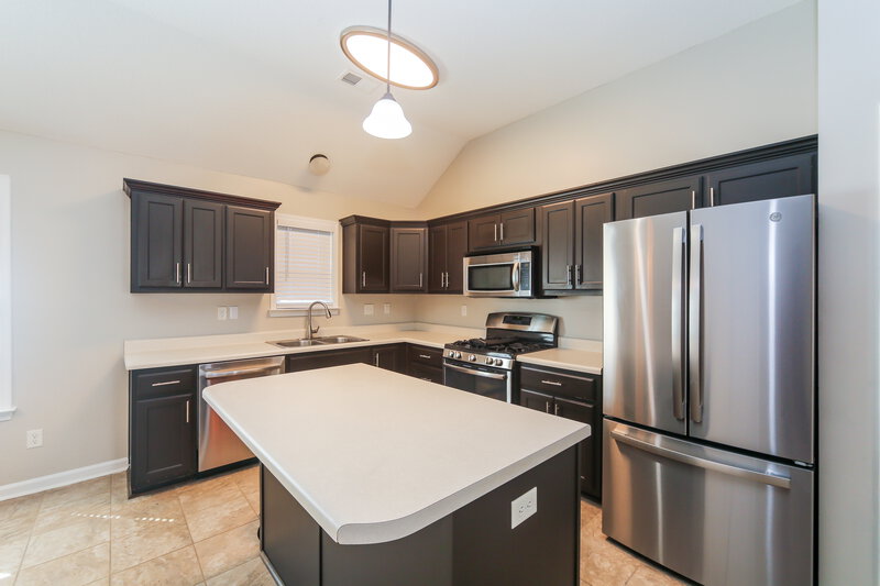 2,055/Mo, 7333 Green Ash Dr Olive Branch, MS 38654 Kitchen View 2