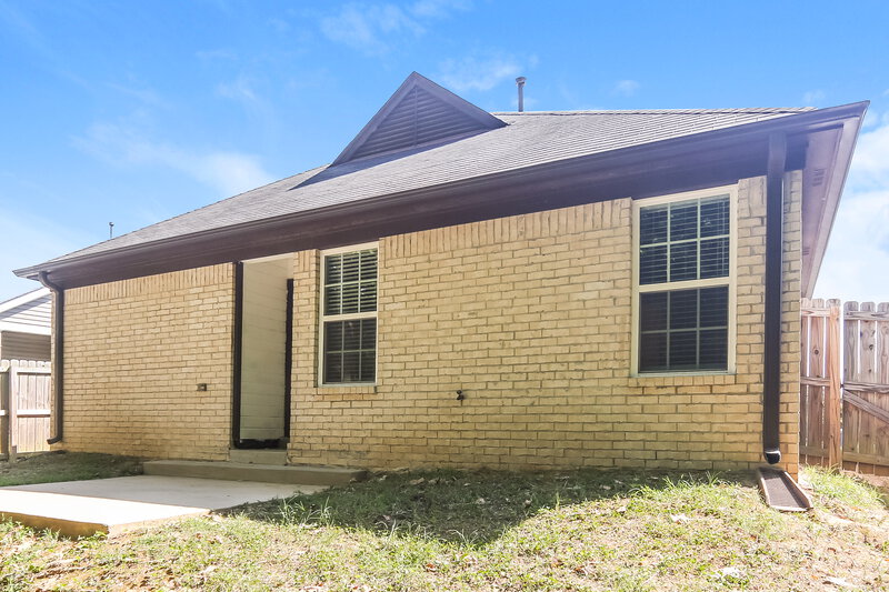 2,055/Mo, 7333 Green Ash Dr Olive Branch, MS 38654 Rear View