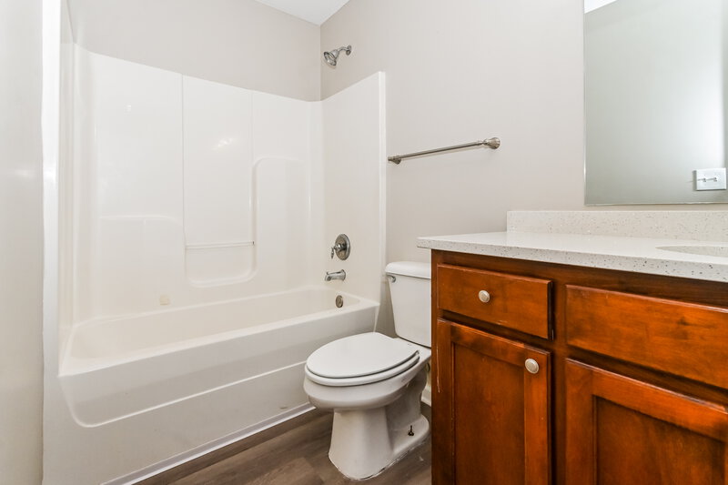 2,005/Mo, 1540 Madison Cv W Southaven, MS 38671 Main Bathroom View