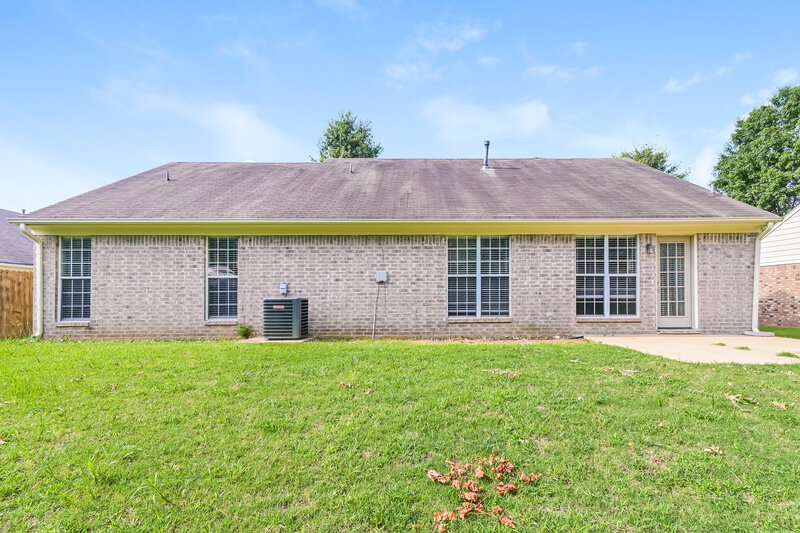 2,005/Mo, 1540 Madison Cv W Southaven, MS 38671 Rear View