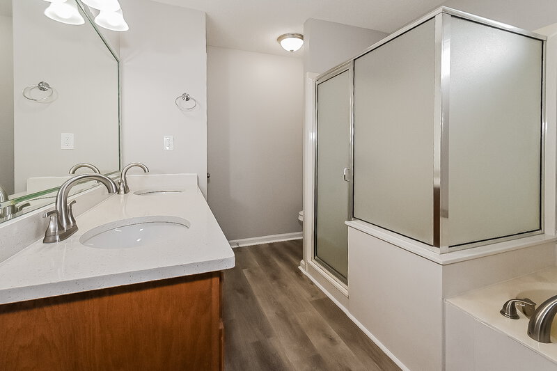 3,180/Mo, 2704 Greencliff Dr Southaven, MS 38672 Main Bathroom View