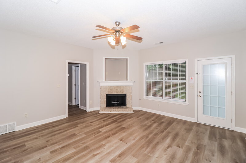 2,295/Mo, 1140 Casentino St Cordova, TN 38018 Living Room View