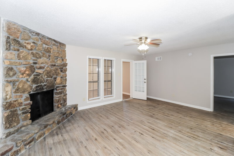 1,675/Mo, 2705 Van Leer Dr Memphis, TN 38133 Living Room View