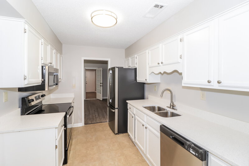 1,675/Mo, 2705 Van Leer Dr Memphis, TN 38133 Kitchen View 2