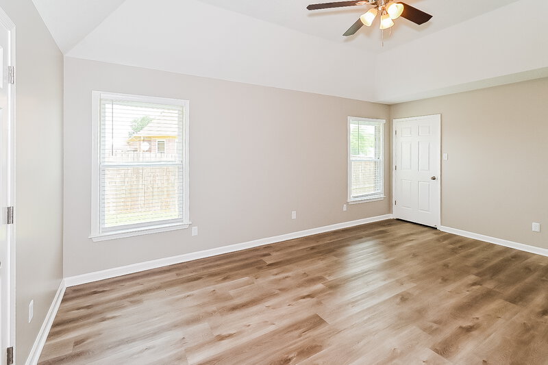 2,690/Mo, 5493 Kindle Creek Dr Memphis, TN 38141 Main Bedroom View 2