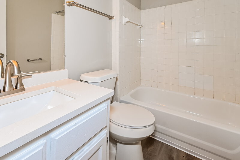 2,690/Mo, 5493 Kindle Creek Dr Memphis, TN 38141 Bathroom View