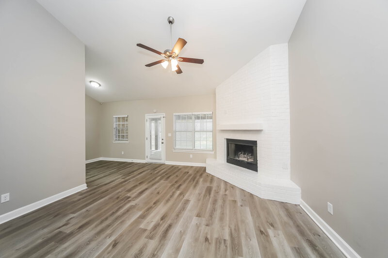 1,890/Mo, 5985 Eagle Ln Olive Branch, MS 38654 Living Room View 2