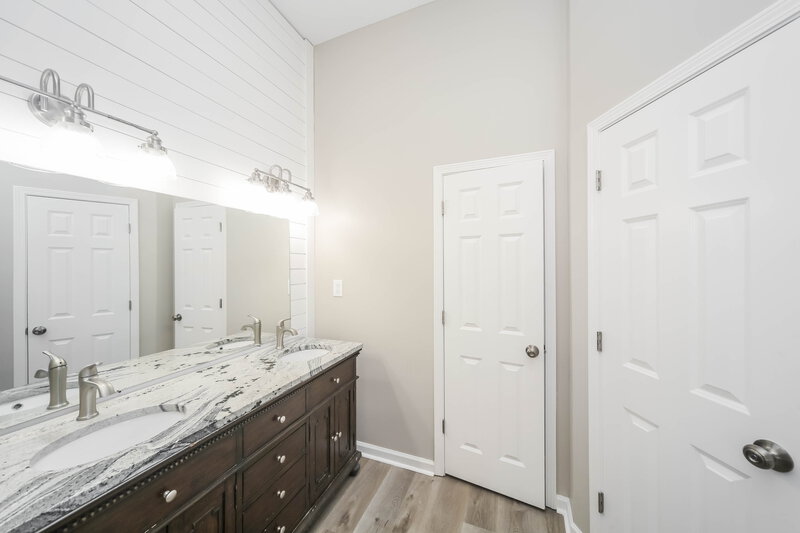 1,890/Mo, 5985 Eagle Ln Olive Branch, MS 38654 Main Bathroom View