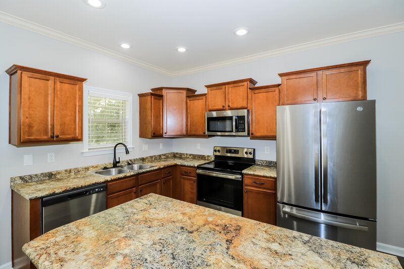 1,770/Mo, 1731 Bellevue Grove Cv Cordova, TN 38016 Kitchen View 2