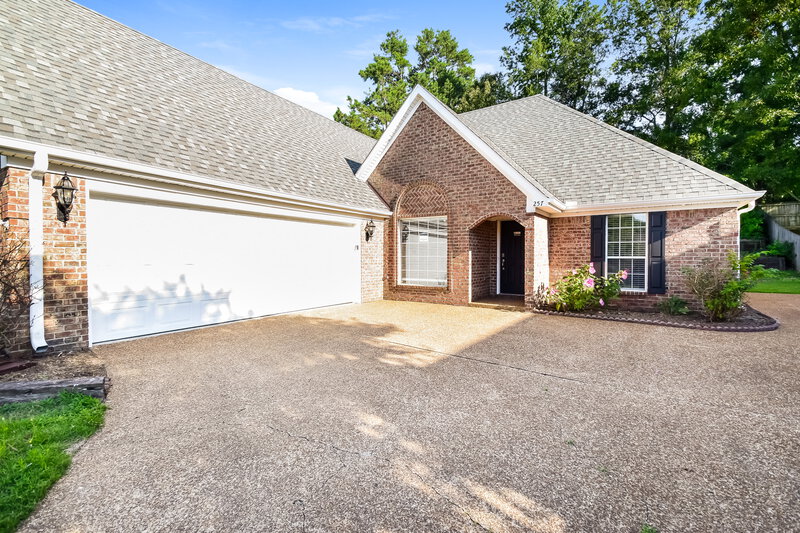 2,190/Mo, 257 Northwood Hills Dr Hernando, MS 38632 External View