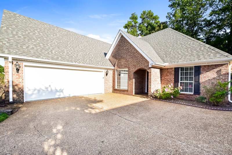 2,190/Mo, 257 Northwood Hills Dr Hernando, MS 38632 Front View
