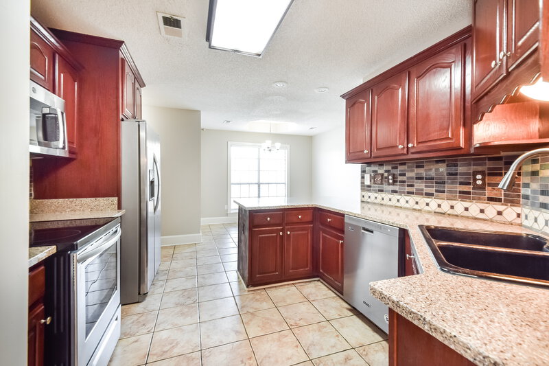2,190/Mo, 257 Northwood Hills Dr Hernando, MS 38632 Kitchen View 2