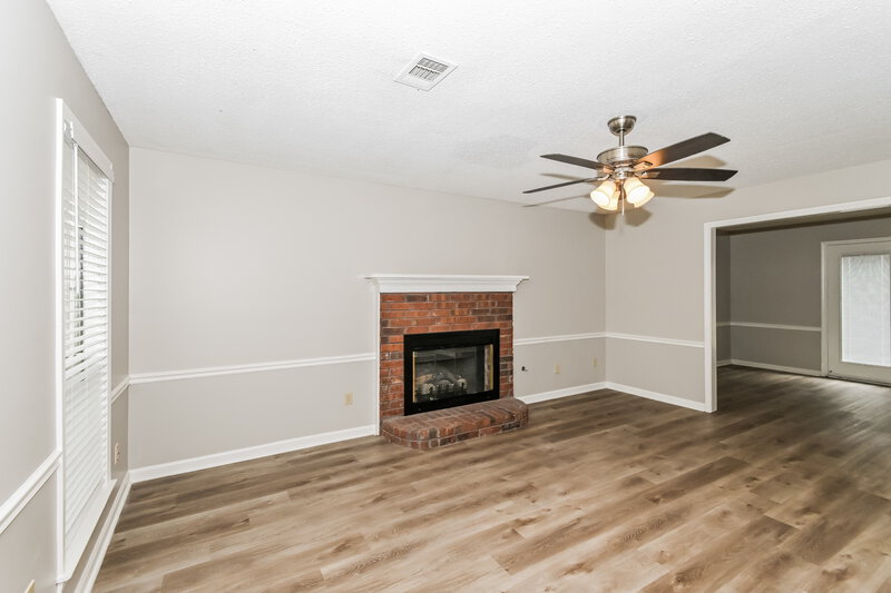 2,170/Mo, 2236 Oak Hollow Ln Cordova, TN 38016 Living Room View 2