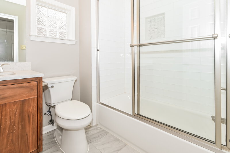 2,170/Mo, 2236 Oak Hollow Ln Cordova, TN 38016 Bathroom View