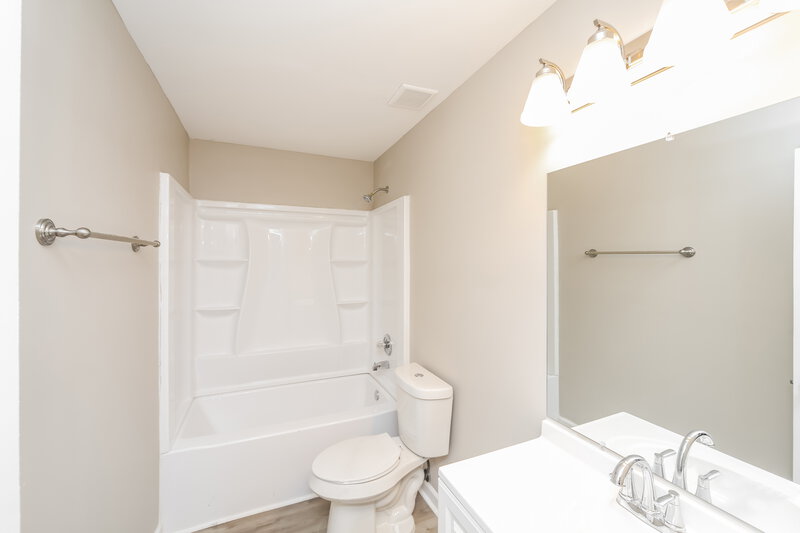 2,580/Mo, 9347 Helmsley Dr Cordova, TN 38016 Main Bathroom View 2