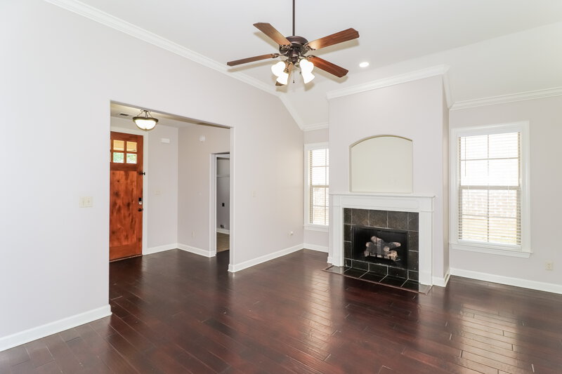 2,610/Mo, 6832 Lagrange Grove Dr Cordova, TN 38018 Living Room View 2