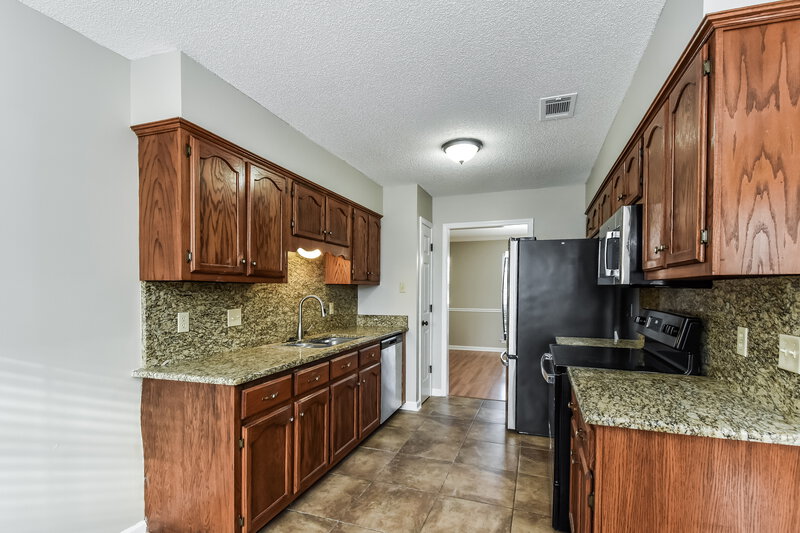 2,045/Mo, 5205 Plum Tree Dr Southaven, MS 38671 Kitchen View