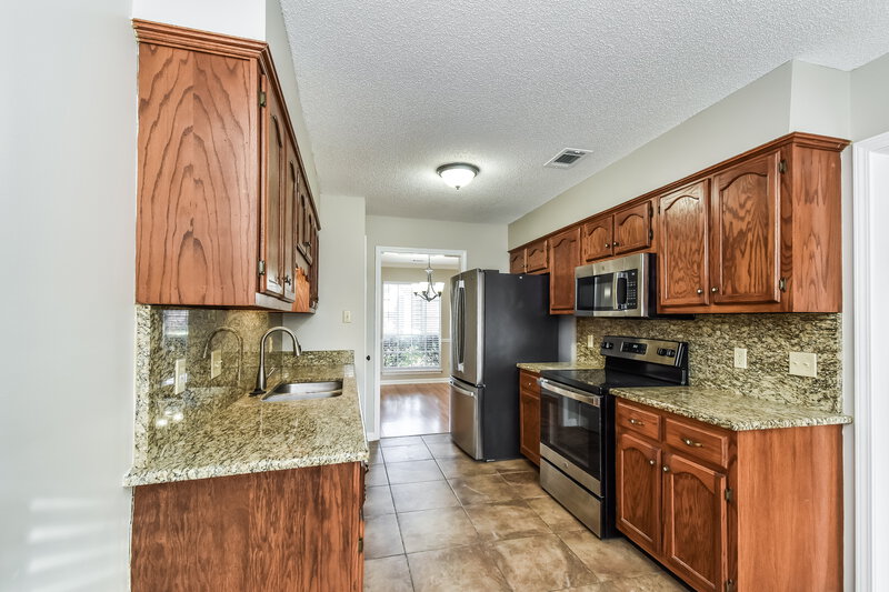 2,045/Mo, 5205 Plum Tree Dr Southaven, MS 38671 Kitchen View 2