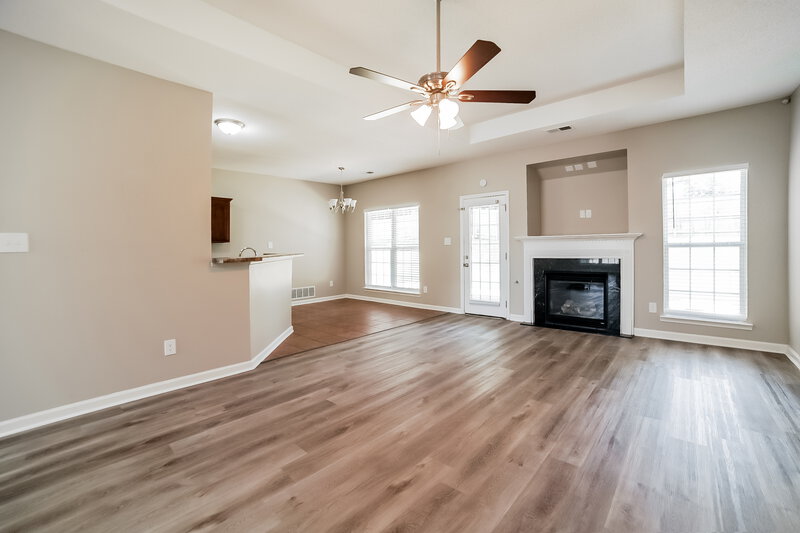 1,965/Mo, 2477 Torrington Way Southaven, MS 38672 Living Room View 2