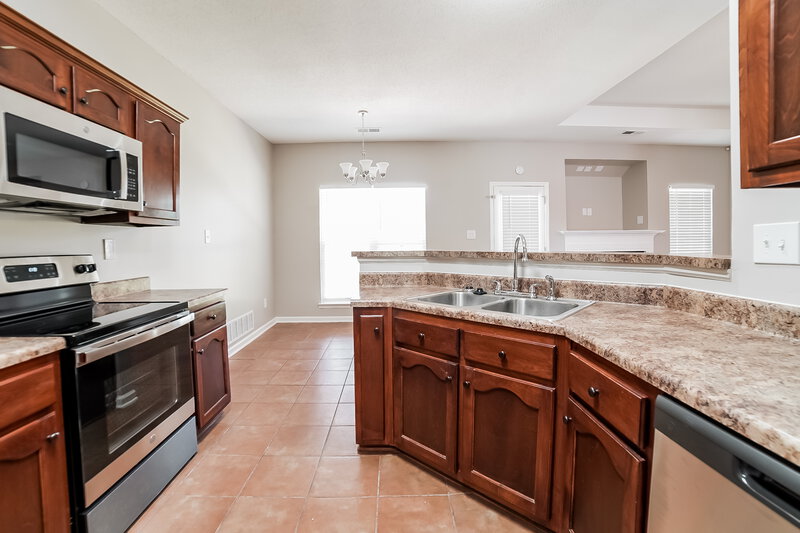 1,965/Mo, 2477 Torrington Way Southaven, MS 38672 Kitchen View 2