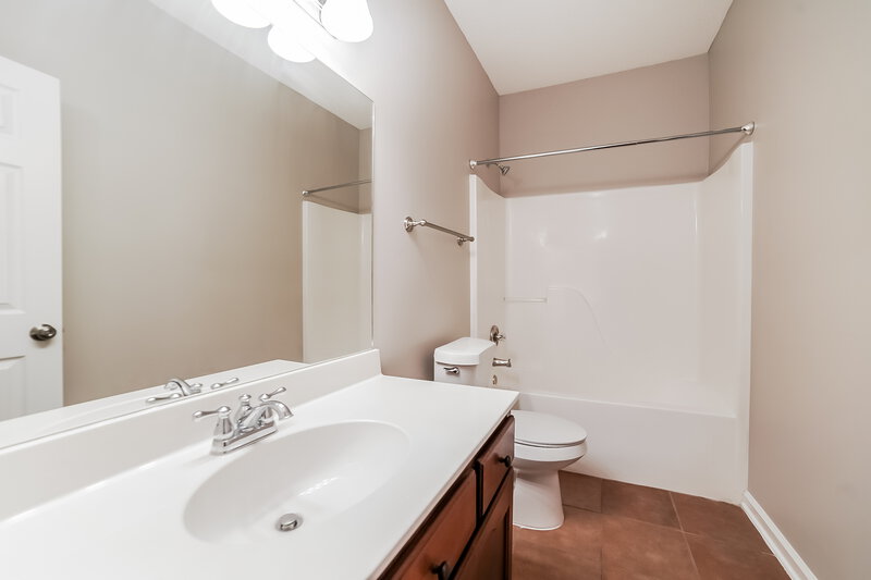 1,965/Mo, 2477 Torrington Way Southaven, MS 38672 Bathroom View 3