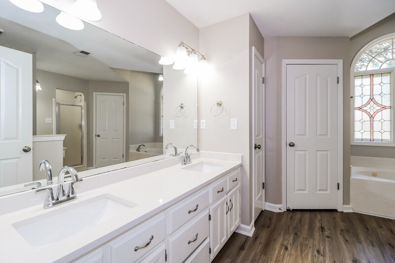 2,210/Mo, 4092 Hidden Fern Ln N Bartlett, TN 38135 Main Bathroom View