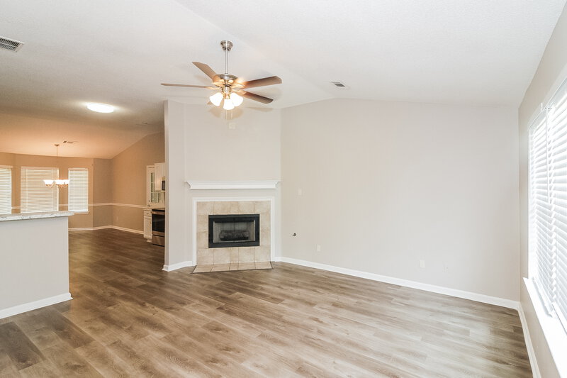 1,720/Mo, 495 Oakland Hills Dr Oakland, TN 38060 Living Room View 2