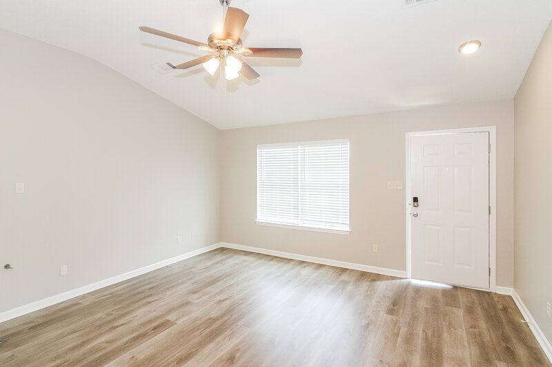 1,720/Mo, 495 Oakland Hills Dr Oakland, TN 38060 Living Room View 3