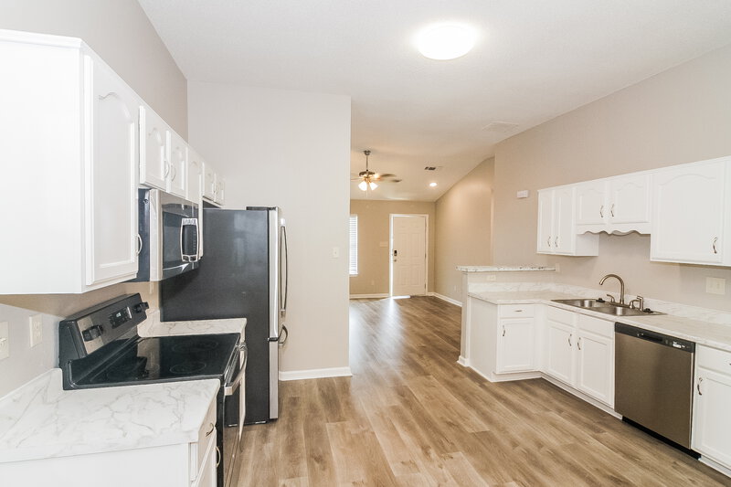 1,720/Mo, 495 Oakland Hills Dr Oakland, TN 38060 Kitchen View 2