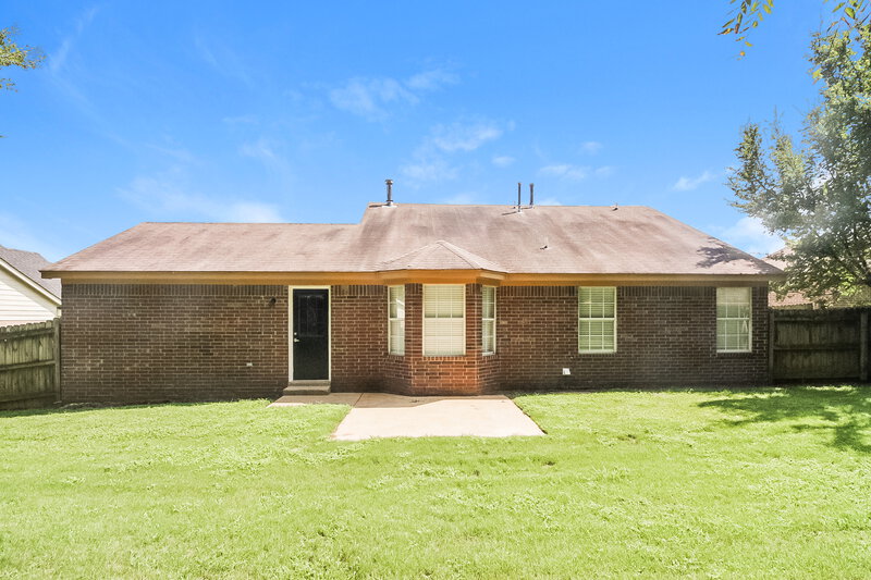 1,720/Mo, 495 Oakland Hills Dr Oakland, TN 38060 Rear View