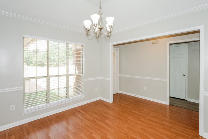 1,715/Mo, 1163 Carriage Dr S Southaven, MS 38671 Dining Room View 2