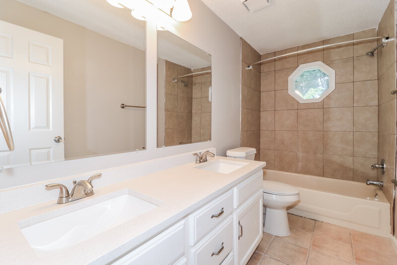 2,030/Mo, 6410 Baird Ln Bartlett, TN 38135 Bathroom View