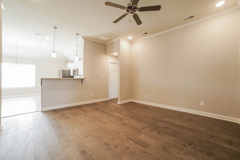 1,815/Mo, 7790 Melisa Dr Walls, MS 38680 Living Room View 2